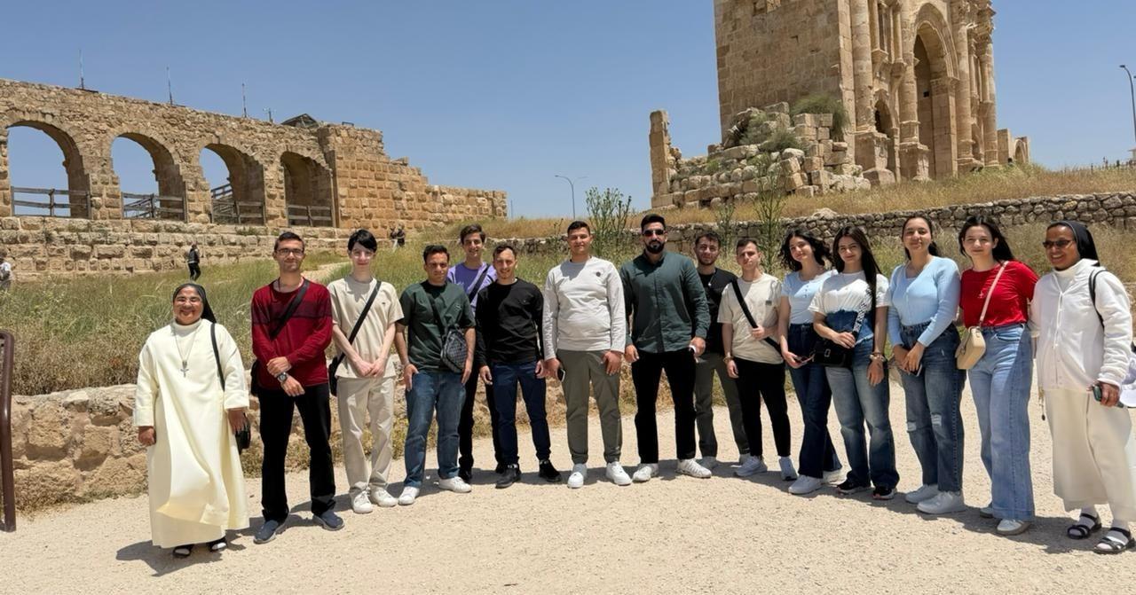 البطريركية اللاتينية تمكّن طلابًا من غزة من الالتحاق بجامعتها في الأردن